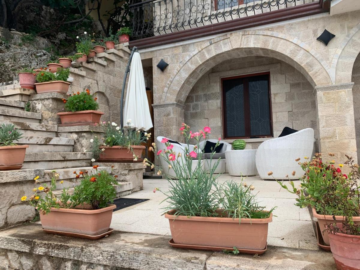 Villa Celaj “The Castle” Kruje Exterior photo
