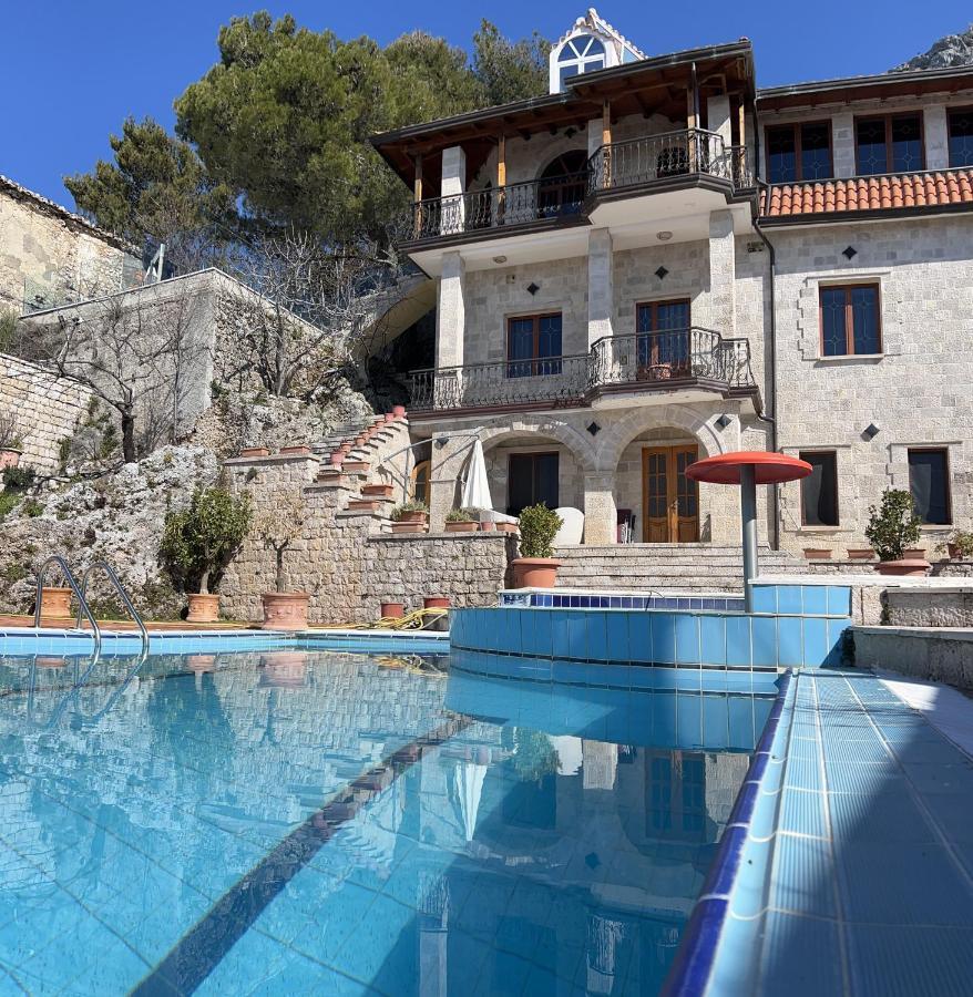 Villa Celaj “The Castle” Kruje Exterior photo